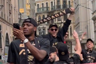 Victor Osimhen şampiyonluk kutlamalarında şaşkınlığa uğradı!