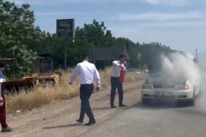Batman’da otomobilde çıkan yangını şoförler söndürdü
