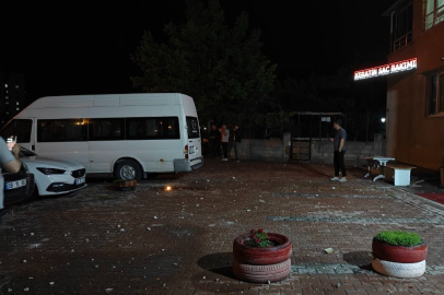 Kayseri’de apartmanın çatısına yıldırım düştü