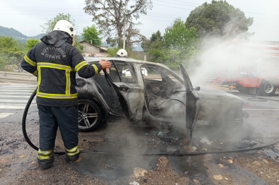 Ordu’da seyir halindeki otomobilde yangın çıktı