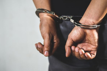 Çanakkale’de tehdit yoluyla 7 milyon TL’lik mal varlığı elde eden 4 şüpheli tutuklandı