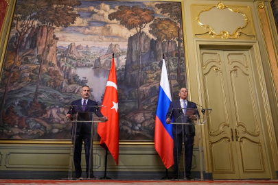 Lavrov: Avrupa, yeniden Nazi bayrağı benimsedi