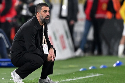 Arda Turan'ın yeni takımı resmen belli oldu: 2 yıllık imzayı attı