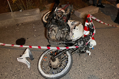 Nevşehir'de kırmızı ışıkta geçen motosiklet sürücüsü minibüse çarptı: 1 ölü