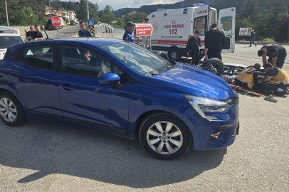 Bolu'da otomobille çarpışan motosiklet sürücüsü yaralandı