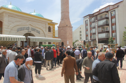 Sivas'ta rahatsızlanan ilkokul öğrencisi hayatını kaybetti