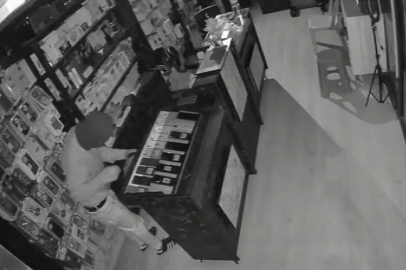 Depremzede esnafın konteyneri soyuldu: 10 dakikada 500 bin TL'lik ürün gitti