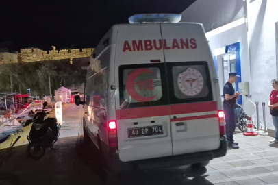 Muğla'da bir şahıs ayağına ağırlık bağlayıp denize atladı