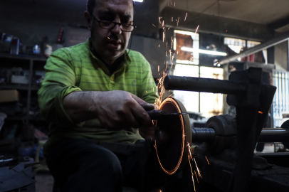 Tescilli Bursa bıçağı üreticileri Kurban Bayramı öncesi yoğun mesai yaptı