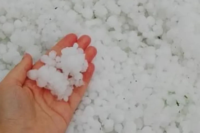 Tokat'ta dolu tarım arazilerini vurdu