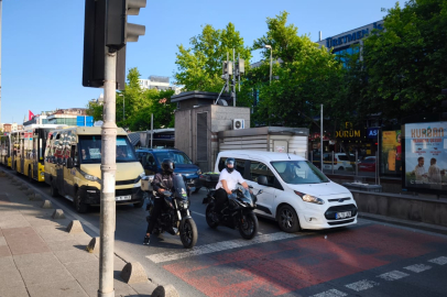 İstanbul Eyüpsultan’da yakıt tankerinin çarptığı yaya hayatını kaybetti