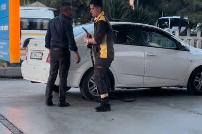 Edirne'de benzin pompasını aracının üzerinde unutunca, yakıt hortumu koptu