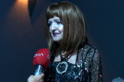 Gülden Karaböcek Bursa'da sahneye çıktı