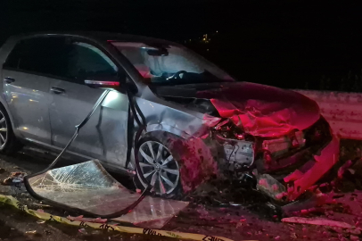 Bartın'da iki araç kafa kafaya çarpıştı: 4 yaralı