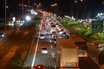 Bolu geçişinde trafik durma noktasına geldi