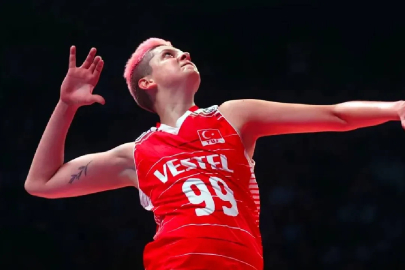 Ebrar Karakurt imzayı attı ve Sultanlar Ligi'ne döndü!