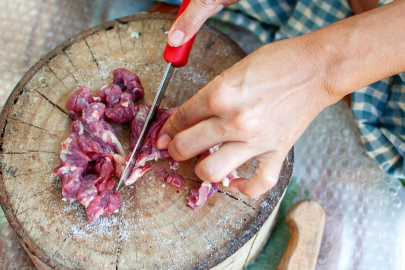 Kurban kesecekler dikkat! Uzmanlar uyardı: Hayvandan insana geçebilir