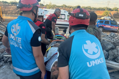 Şanlıurfa'da çöken istinat duvarının altında kalan 4 işçi yaralandı