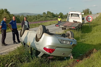 Tokat'ta takla atan araçtan yara almadan kurtuldu
