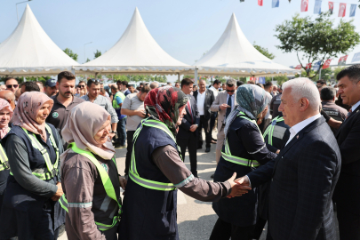 Başkan Bozbey, Bursa Büyükşehir çalışanlarının bayramını kutladı