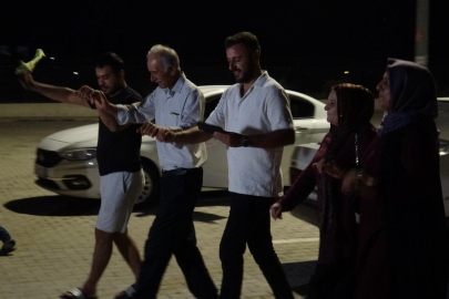 Cezaevi önlerinde büyük hareketlilik! Kiminin 3 yılı vardı kiminin 75 günü...