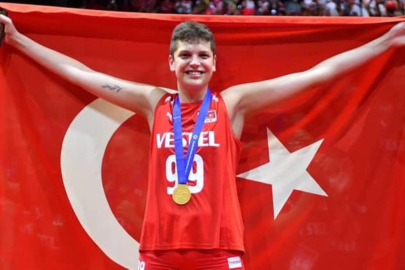 Eczacıbaşı, Milli voleyblcu Ebrar Karakurt'u kadrosuna kattı