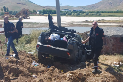 Elazığ’da otomobil şarampole uçtu