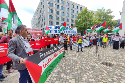 İsrail Dışişleri Bakanı Saar’a Almanya’da Gazze protestosu