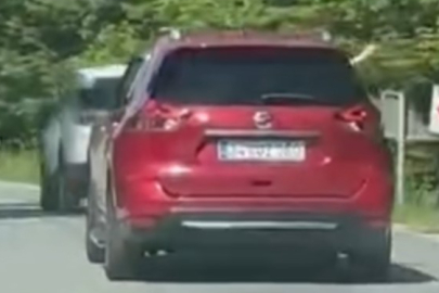 Bolu'da aracından yola defalarca çöp atarken görüntülendi