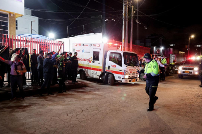 Kolombiya'da kan donduran görüntüler! Başkan adayına suikast girişimi: Başından vuruldu!