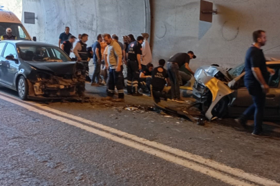 Artvin'de iki otomobil çarpıştı: 5 yaralı