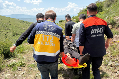 Kars Sarıkamış’ta kayaklıklardan düşen çobanın ayağı kırıldı