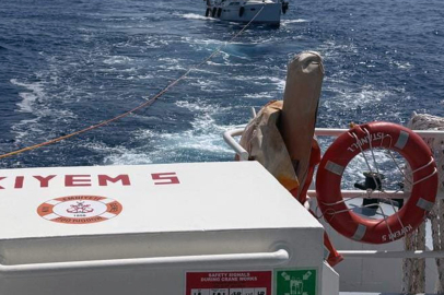 Muğla Fethiye’de makine arızası nedeniyle sürüklenen tekne kurtarıldı