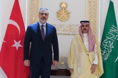 Bakan Fidan Suudi Arabistanlı mevkidaşı Ferhan ile görüştü!