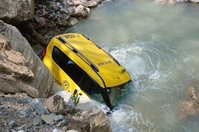 Düzce'de ticari taksi dere yatağına uçtu: 1 yaralı