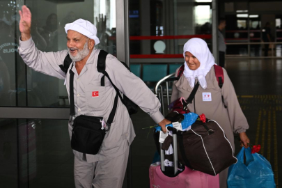 İlk hacı kafilesi yurda döndü