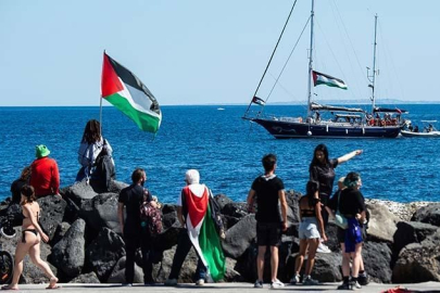 İsrail'in alıkoyduğu Madleen gemisindeki aktivist açlık grevine başladı