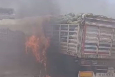 Konya'da karpuz yüklü tırda yangın