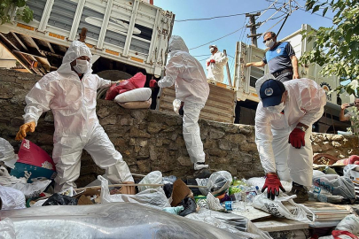 Dubleks daireden kamyon kamyon çöp çıktı