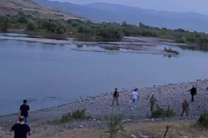 Elazığ'da balık tutmak için nehre giren şahıs akıntıya kapıldı