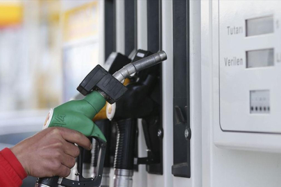 Petrol fiyatlarında hareketlilik! Benzin zammı ile fiyatlar birçok ilde 50 TL'yi geçecek...