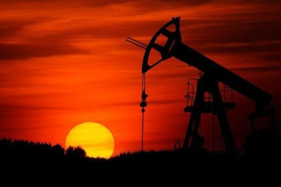 İsrail'in İran'a saldırısı: Petrol fiyatları adeta uçuşa geçti!