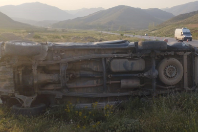 Van Başkale'de kamyonet takla attı: 4 yaralı