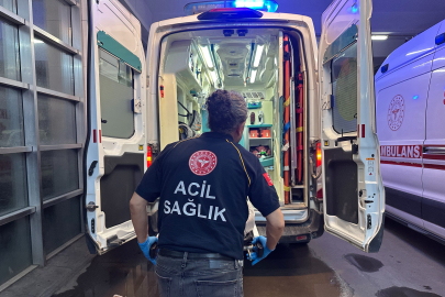 Akrebin soktuğu çocuk yaşam savaşı veriyor