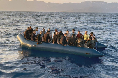 Yunanistan’ın geri ittiği 21 düzensiz göçmen kurtarıldı