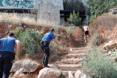 Antalya'da varyanttan aşağı atılan scooter 15 yaşındaki çocuğun başına düştü