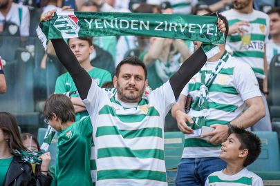 Bursaspor’dan Babalar Günü Mesajı: “Varlıklarıyla Güç Katıyorlar”