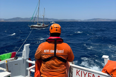 Muğla Bodrum’da sürüklenen tekne KIYEM ekiplerince kurtarıldı