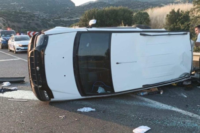 Uşak'ta hafif ticari aracın devrildi: 1 ölü, 4 yaralı