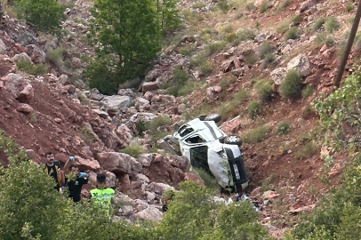 Adıyaman'da hafif ticari araç uçuruma yuvarlandı: 1 ölü, 1 yaralı